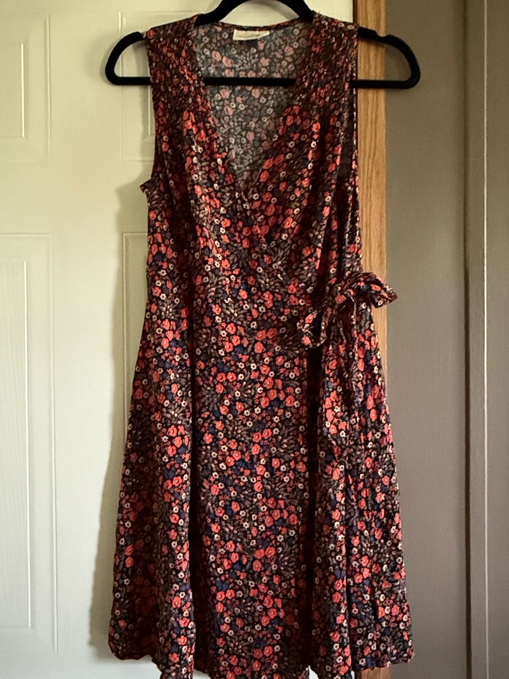Universal Thread Black Sleeveless Floral Wrap Midi Dress with Red & Pink Flowers